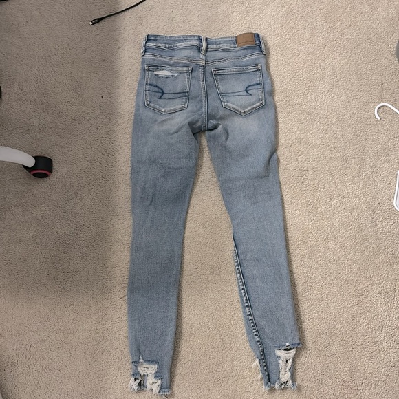 Light wash American eagle jeans!! - Picture 2 of 3